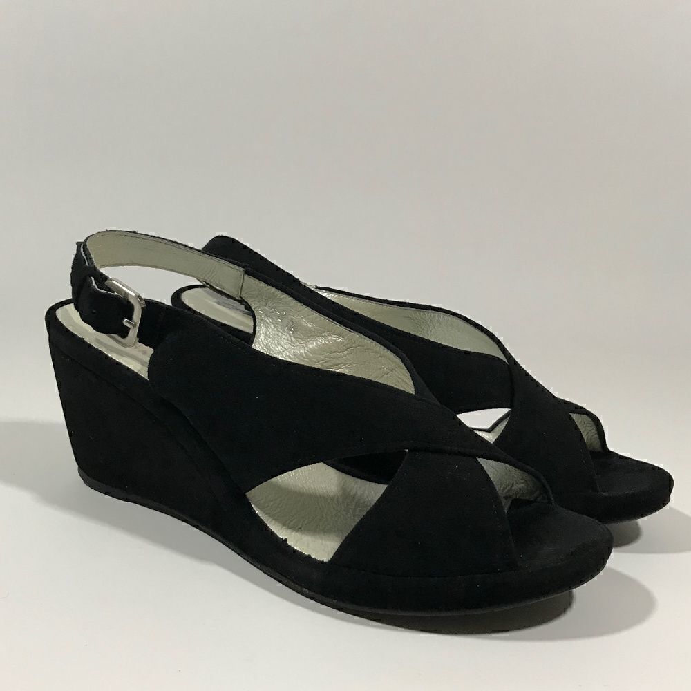 Cesare Gaspari Lightweight Suede Slingback Wedges